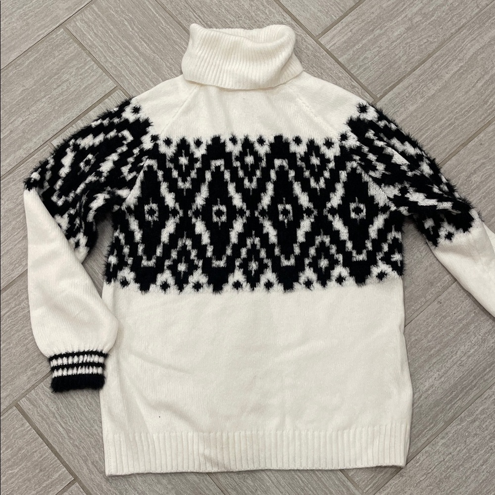 Maurices Black and White Geometric Turtleneck Sweater